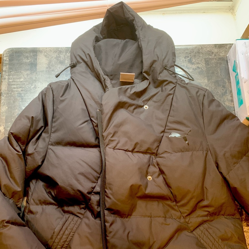 Puma short downcoat！size m！all in good conditions just runs large for me.